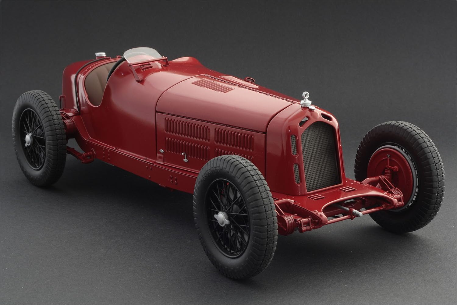 Italeri 1:12 Scale Alfa Romeo 8C 2300 Monza Tazio Nuvolari Driver Model Kit
