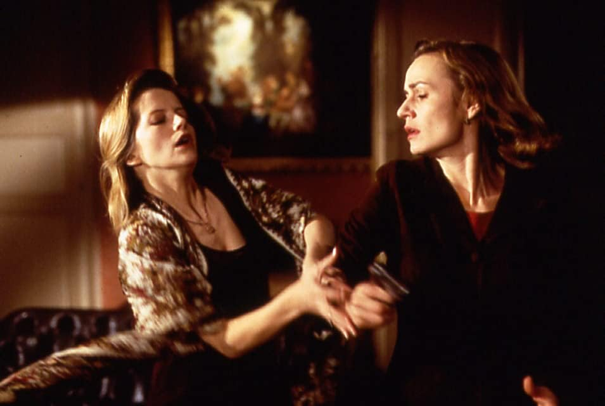 SECRET Defence image number 5