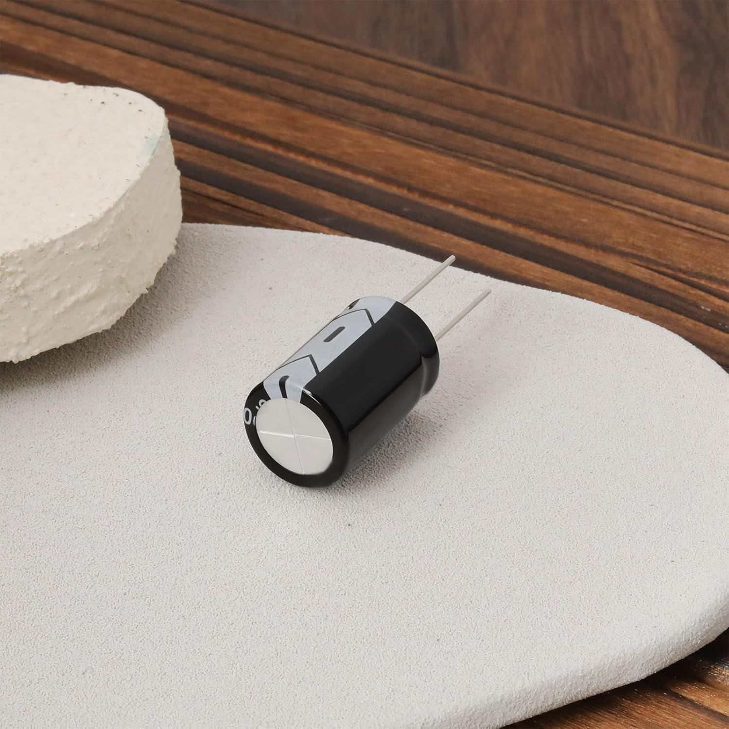 10Pcs 2200Uf 35V Aluminum Radial Electrolytic Capacitors 16X25Mm RM7.5 105C image number 2