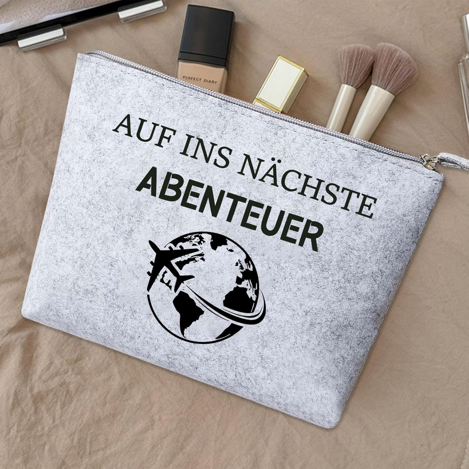 Set of 3 Travel Cosmetic Bag with Angel Amulet Key Ring, Portable Toiletry Bag, Cosmetic Bag, Small Travel Gifts for Women, German, Leisure image number 3