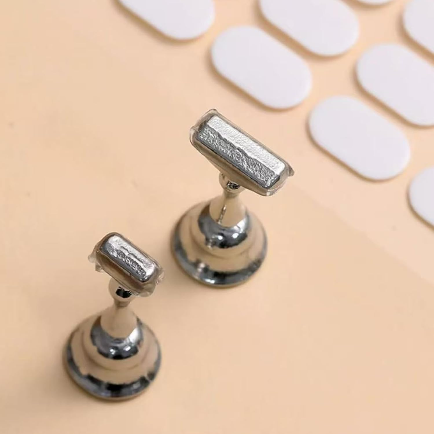 Pack of 2 Nail Stands, Acrylic Nail Practice Stand, Magnetic Nail Tips Holder, Fingernail DIY Nail Art Stand for False Nail Tip, Manicure Tool, Salon (Silver)