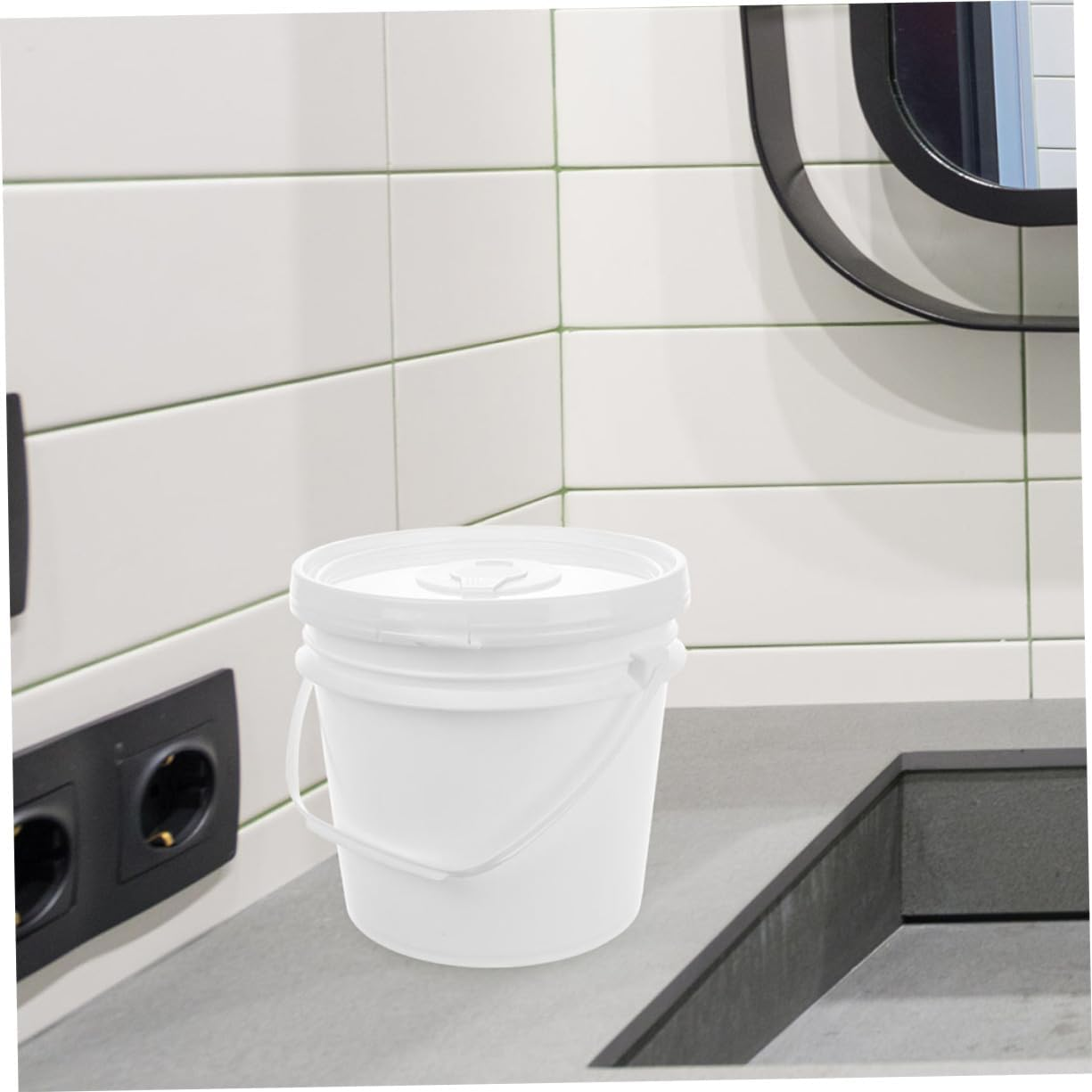 Large Capacity Wet Tissue Holder Car Wipes Dispenser Nappy Wipes Dispenser Bucket Plastic Container image number 2