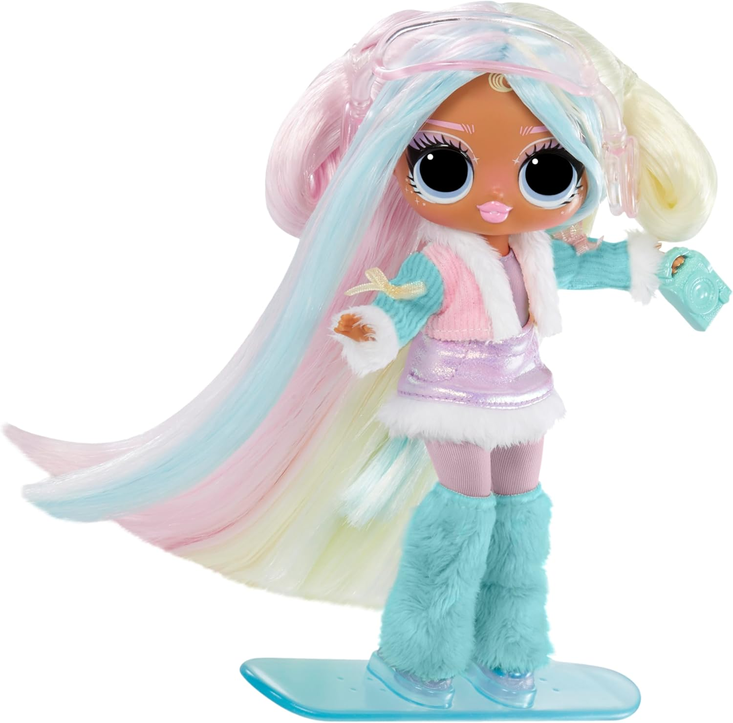 L.O.L. Surprise! Tweens Winter Snow Dummy Doll - Candilicious with Colour Changing Snowboard + 10 Cool and Frosted Outfits and Accessories, Ages 4+ image number 4