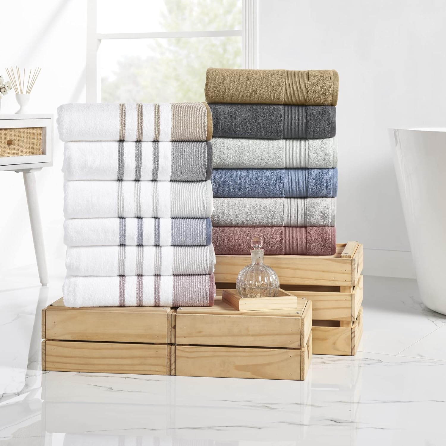 Modern Threads 6 Piece Set, 2 Bath Towels, 2 Hand Towels, 2 Washcloths, Quick Dry White/Contrast Reinhart Rosewood image number 5
