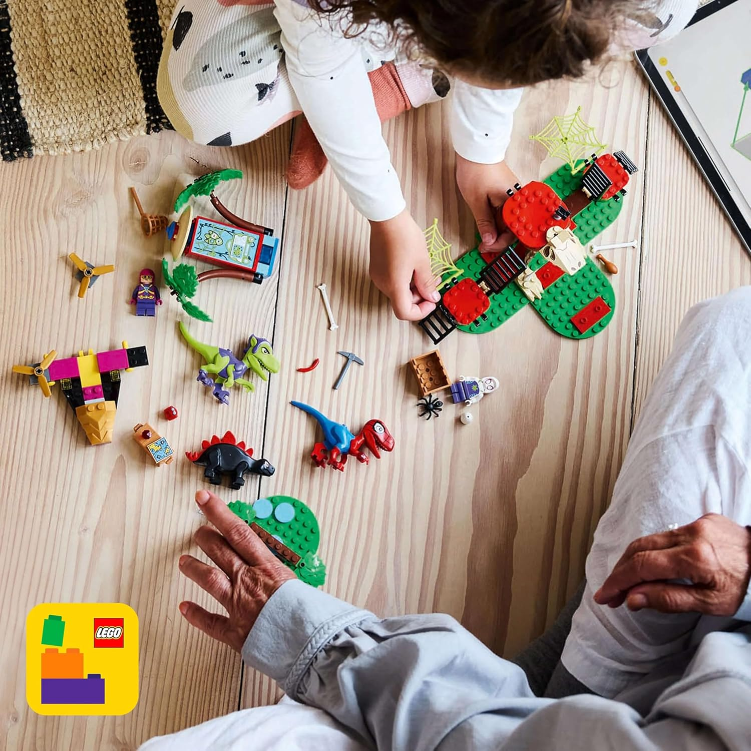 LEGO Marvel Spidey and His Amazing Friends Spidey and Gobby&rsquo;S Raptor Battle at Tree House HQ Building Toy for 4+ Year Old Boys & Girls, Spiderman Set with 3 Minifigures and 3 Kids' Toy Dinosaurs 11200 image number 6