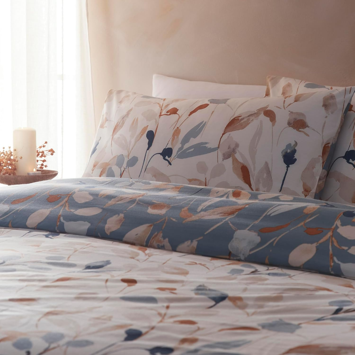 Drift Home - Eco-Friendly Floral Leaf Duvet Cover - King Bedding Size (230 X 220Cm) - Reversible Designs - Sustainable Recycled Cotton (BCI) - 2 Pillowcases - Blue/Natural Bedding with Leaf image number 4