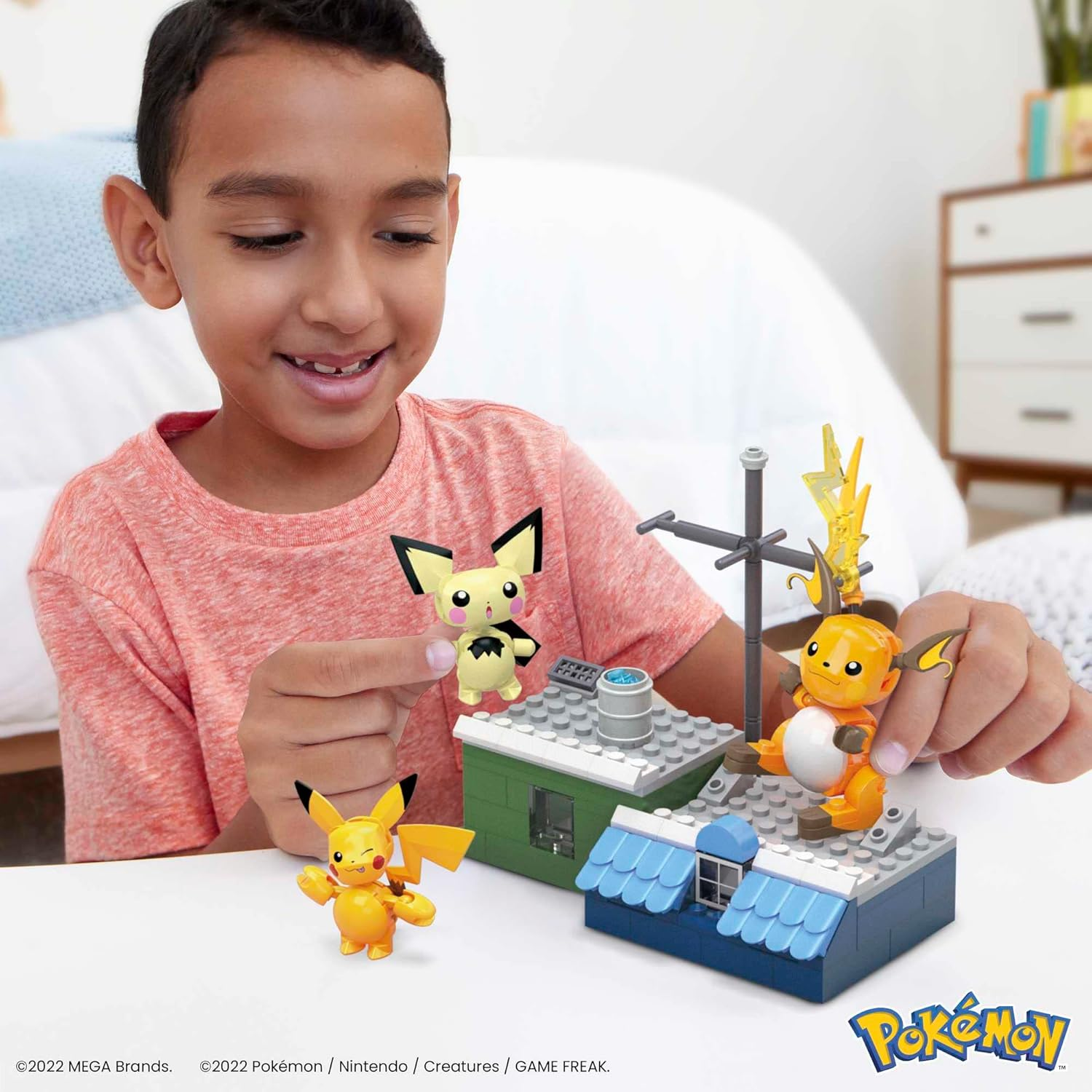 Pok&eacute;mon Pikachu HKT23 Evolution Set with Pichu, Pikachu and Raichu with Thematic Matching Environment and Battle Effect Elements for Children from 6 Years - Multicolor image number 4
