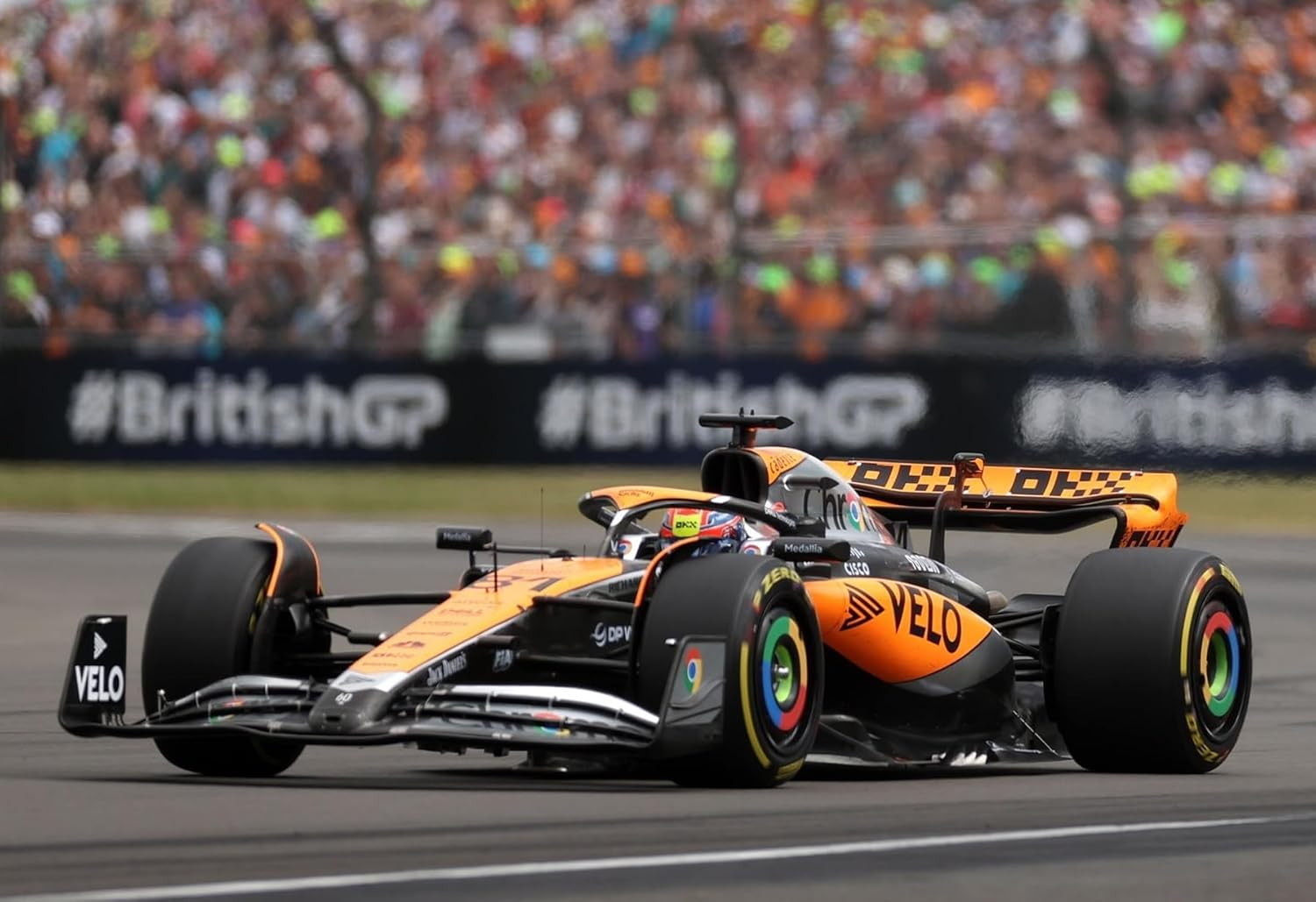 Bburago 1/43 - Mclaren MCL60 F1 British Grand Prix Collection | #81 Oscar Piastri image number 3