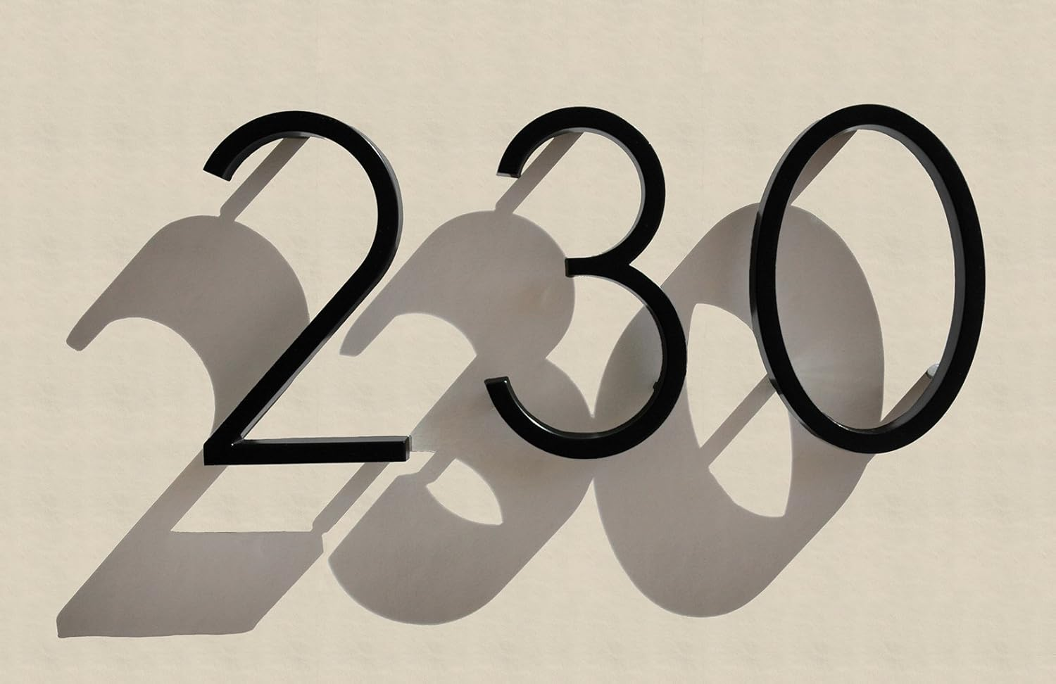 Distinctions by Hillman 843208 5-Inch Floating Mount House Polished Brass, Number 8 image number 1