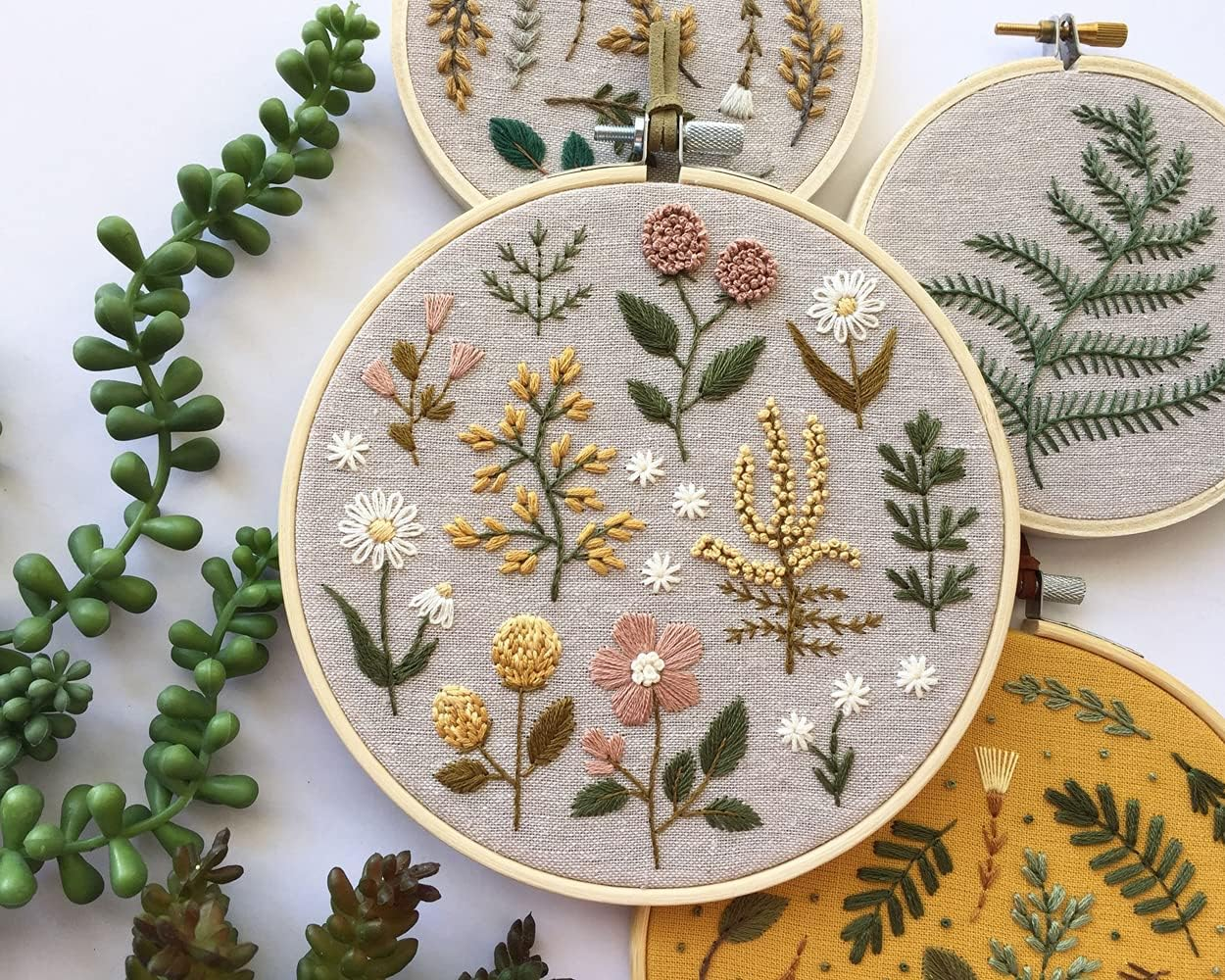 5 Pieces Assorted Sizes Bamboo Hoops Large Embroidery Hoop 5 to 10 Inches Circle Cross Stitch Ring Hoop