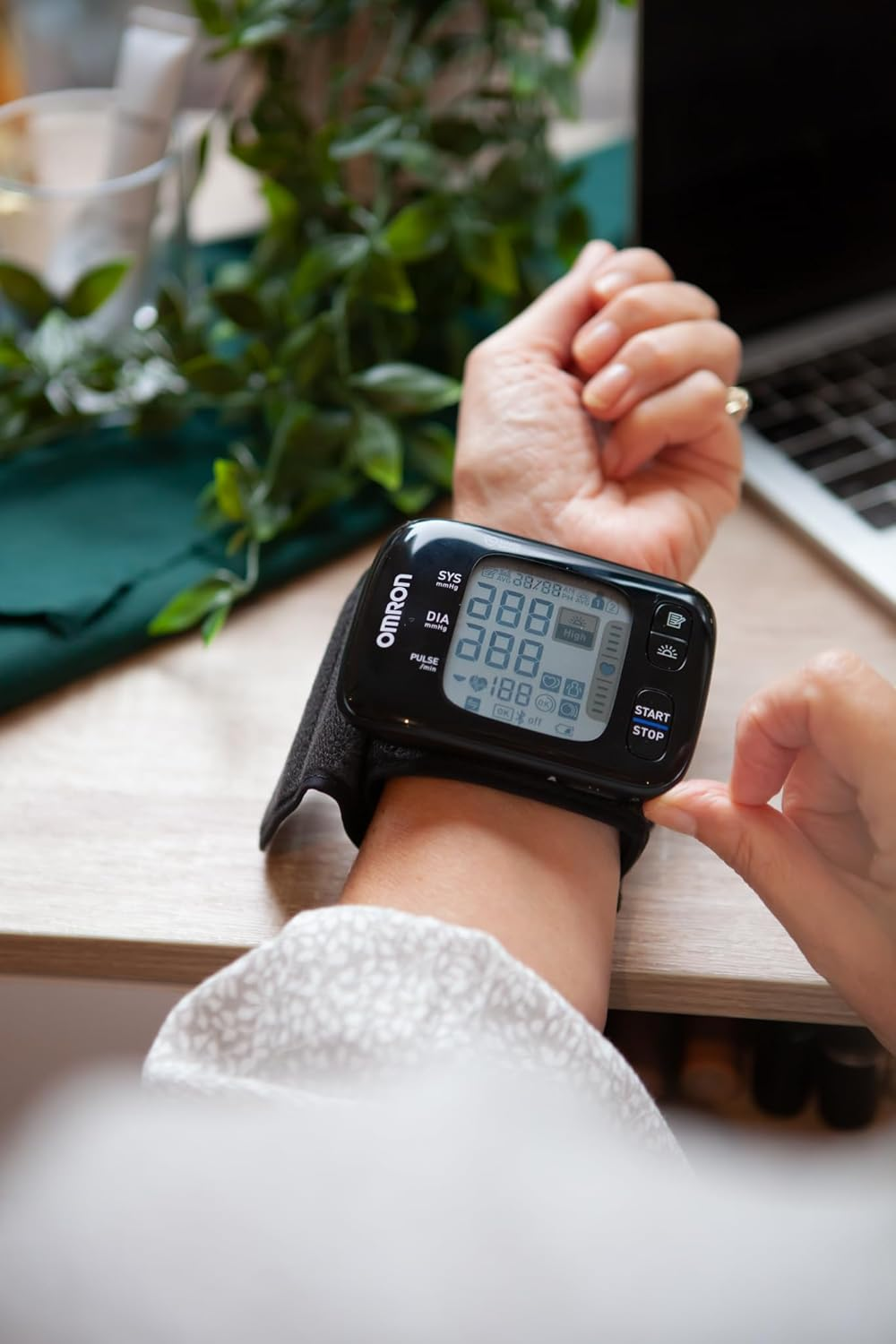 Omron HEM6232T Bluetooth&reg; Wrist Blood Pressure Monitor image number 5