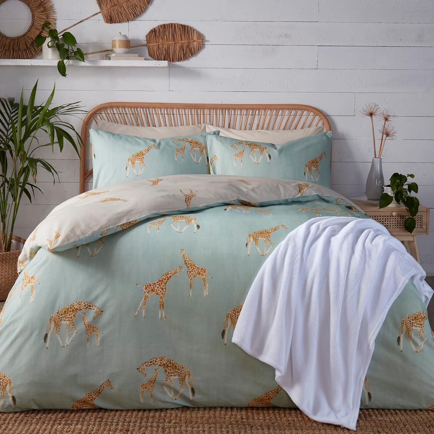 Fusion - Milo Giraffe - Reversible Duvet Cover Set - Single Bed Size in Duck Egg image number 2
