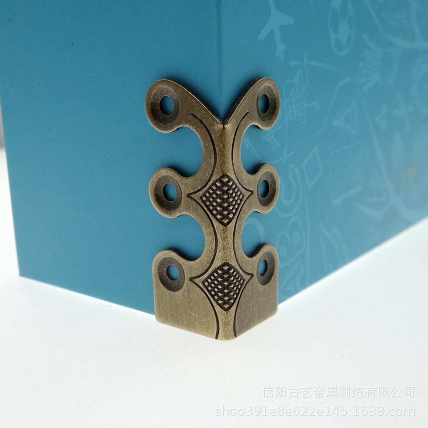 Brass Corner Protectors, Antique Trim Edge Corner Protectors, Edge Safety Guard Protectors, Elegant Brass Skirting Corner Vanities, Skirting Boards, Tables (Bronze, 4PCS) image number 6