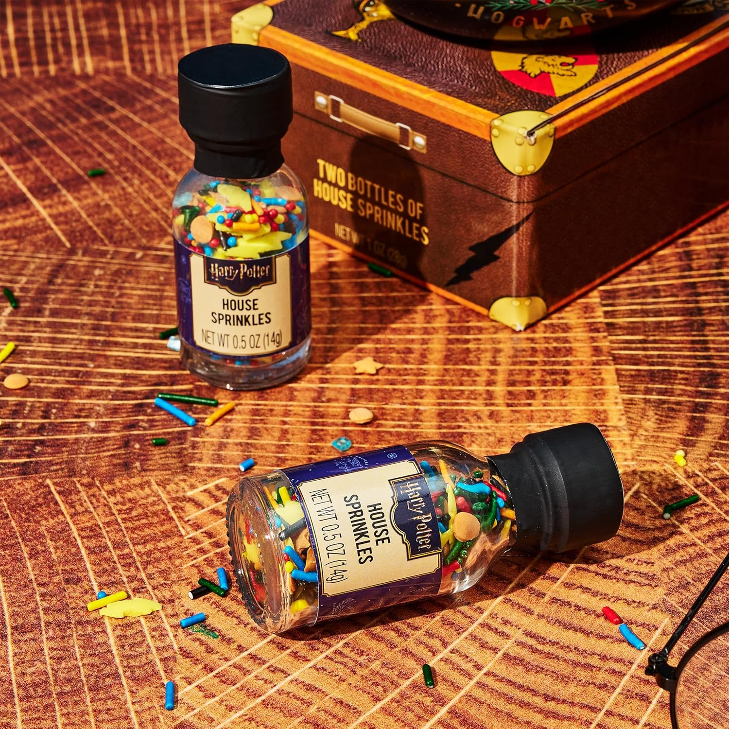 HARRY POTTER Hot Chocolate Mug Gift Set, Officially Licensed, Gift Set Includes 2 Cauldron Mugs, 2 Color Changing Hot Cocoa Mixes and 2 House Sprinkles