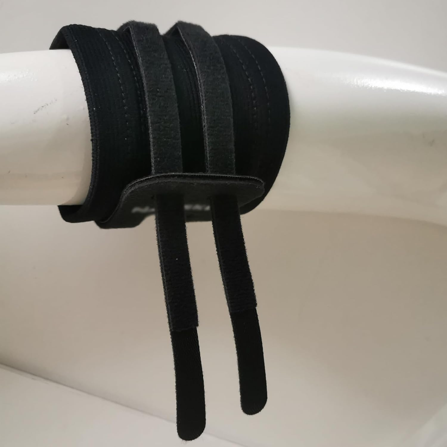 Adjustable Wrist Support Brace, Compression Strap for Sports and Fitness, Black, 2-Pack (L)