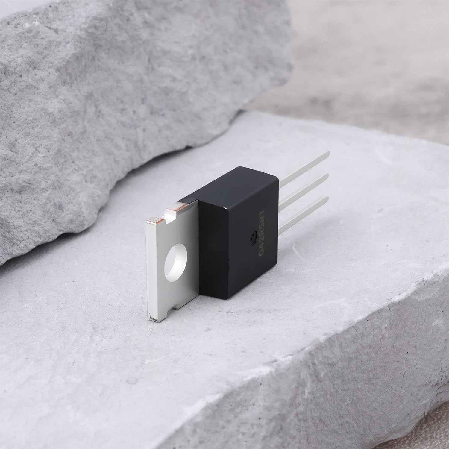 YINETTECH 5Pcs SVT042R5NT MOSFET 40V 240A TO-220 Power Transistor for ESC RC Models, Tools, Industrial Applications image number 5