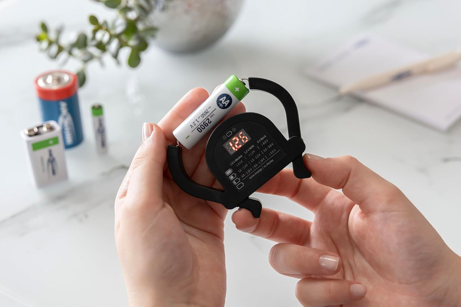 Ansmann Compact Digital Battery Tester for AA, AAA, C, D and 9V Alkaline and Nimh Barreries image number 3