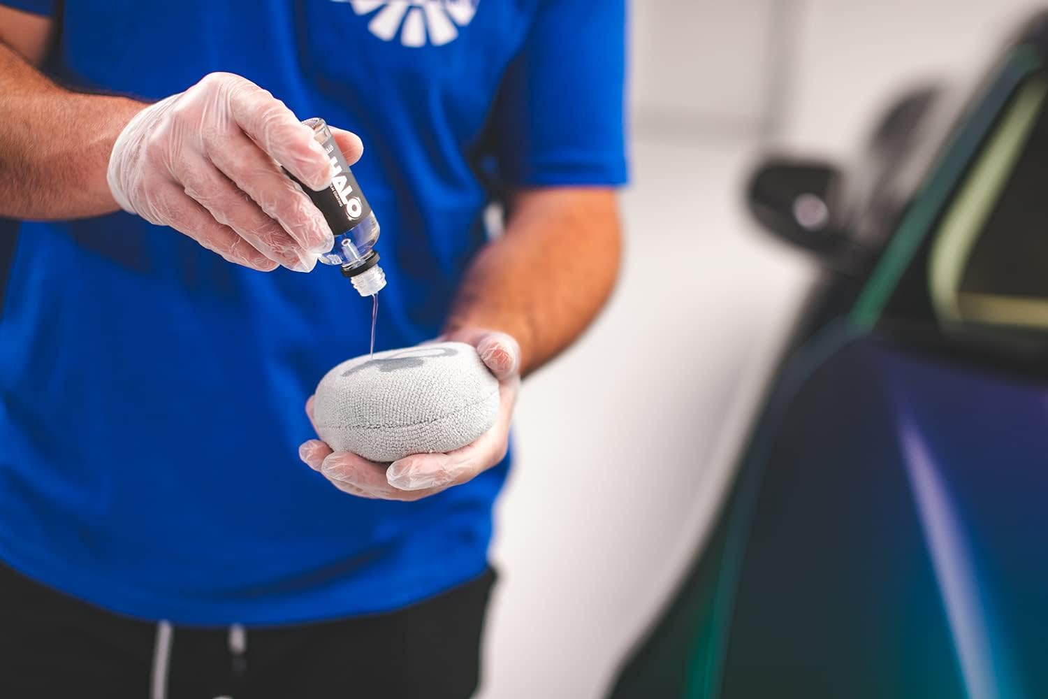 The Rag Company - Pearl Puck NO SOAK Applicator - Ergonomic Ceramic Coating Applicator; Pearl Weave Microfiber Exterior; Patented Plastic Barrier to Prevent over Absorption, Ice Grey (4-Pack) image number 6