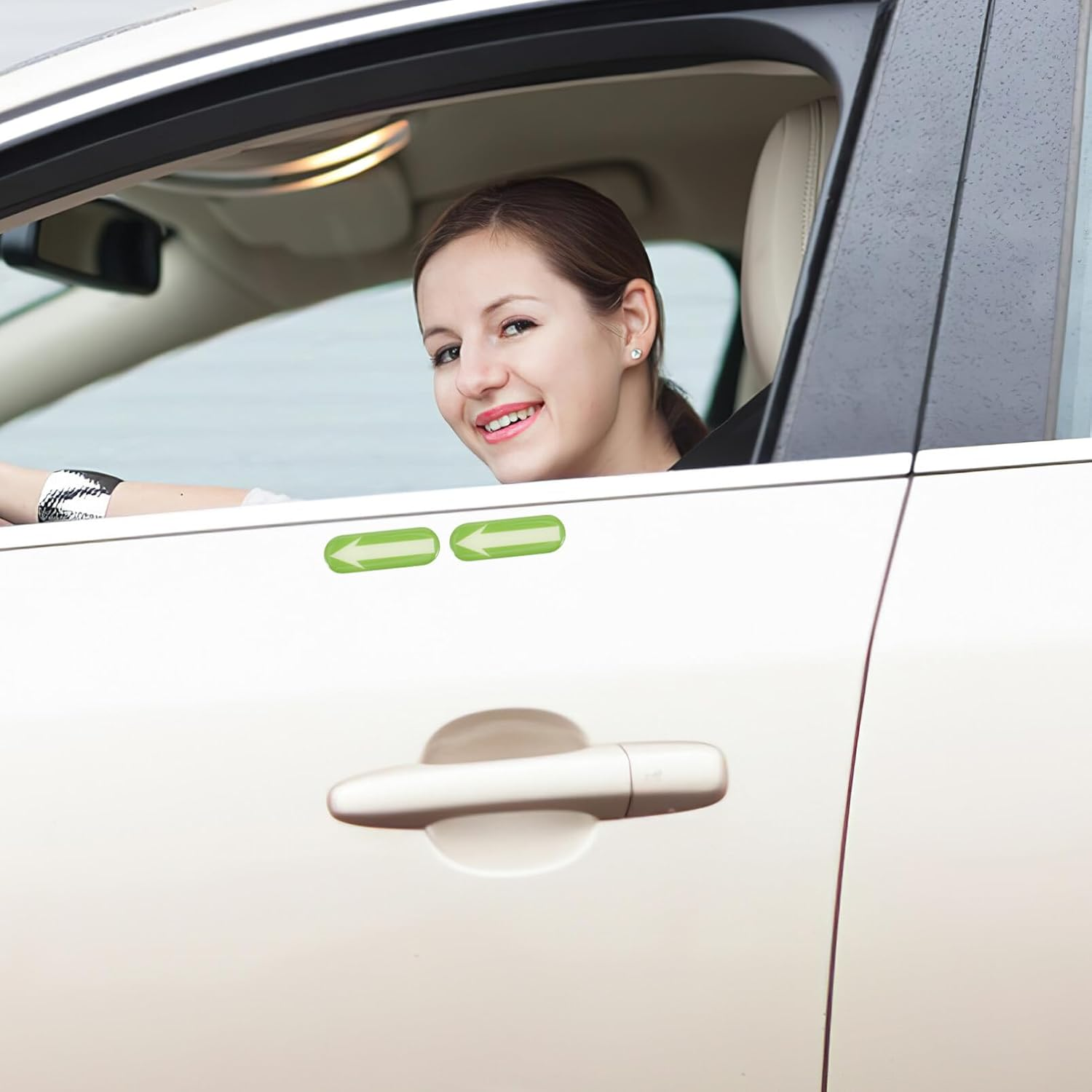 JECOMPRIS Glow in the Dark Arrow Stickers 2Pcs Luminous Glowing Directional Sign Adhesive Removable Car Decals for Car Truck