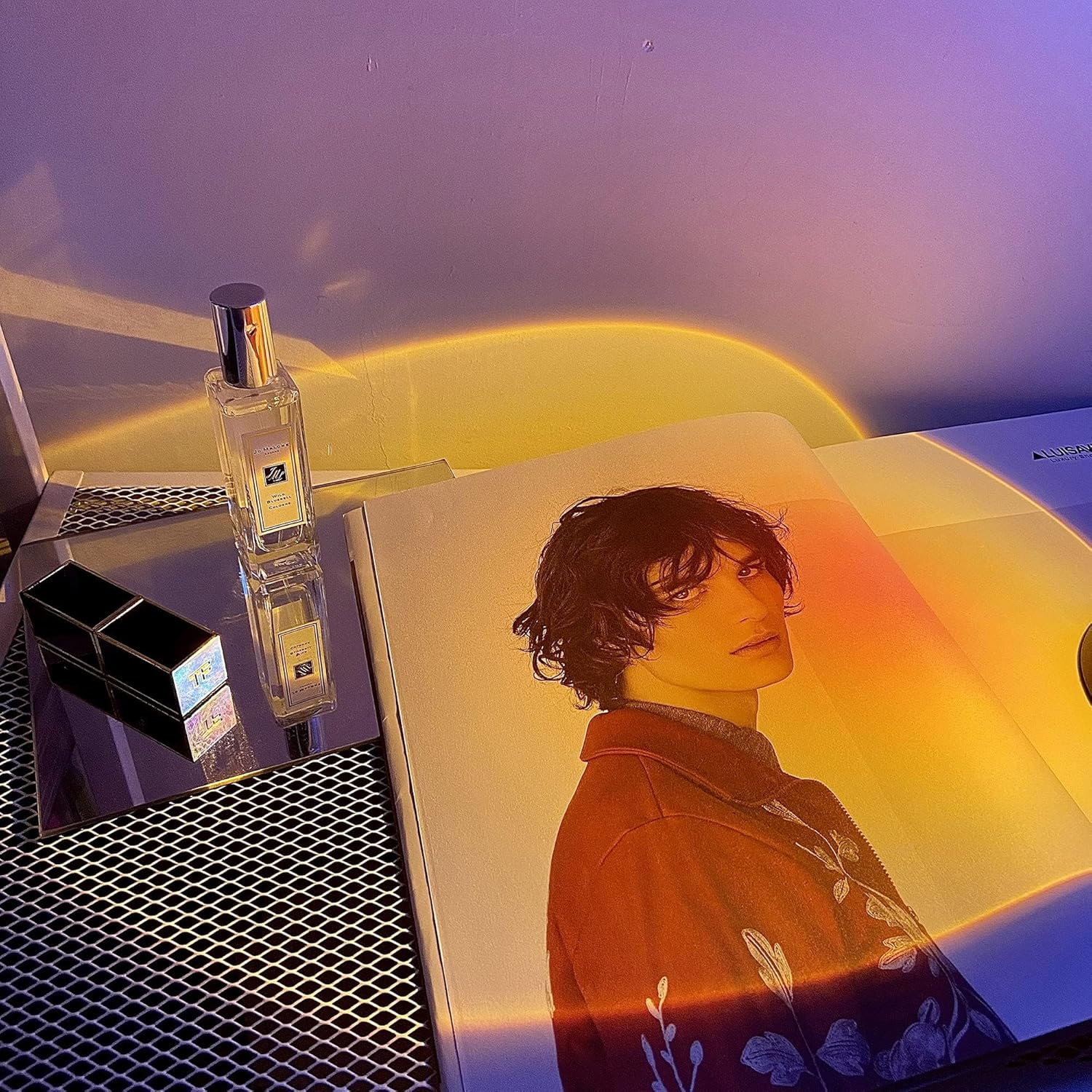 CORATED Sunset Lamp, Projector Sunset Light 180 Degree Rotation Projection LED Night Light for Photography, Selfie, Home and Bedroom Decor (Sunset Red) image number 3