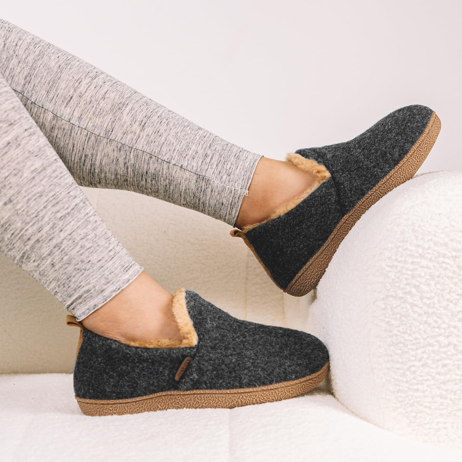 Longbay Women'S Felt Bootie Slippers Warm Cozy Memory Foam Slipper Boots with Polar Fleece Lining Non Slip House Shoes Indoor Outdoor image number 5