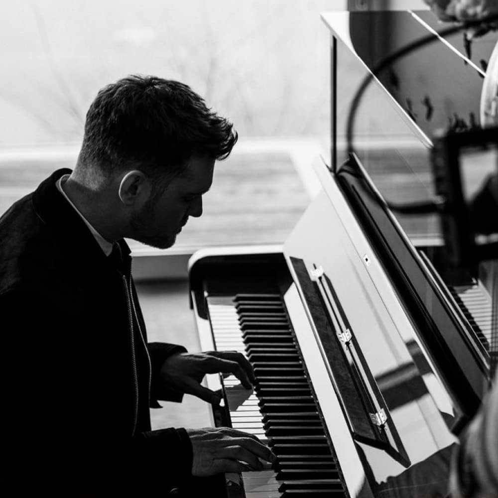 Michael Buble Peony Noir by Invitation Eau De Parfum 100Ml image number 5