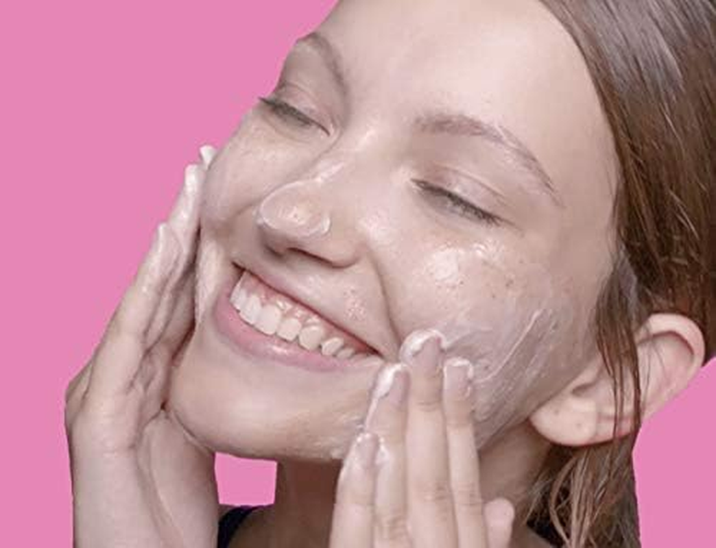 St Ives Fresh Skin Scrub Apricot, 150Ml image number 3