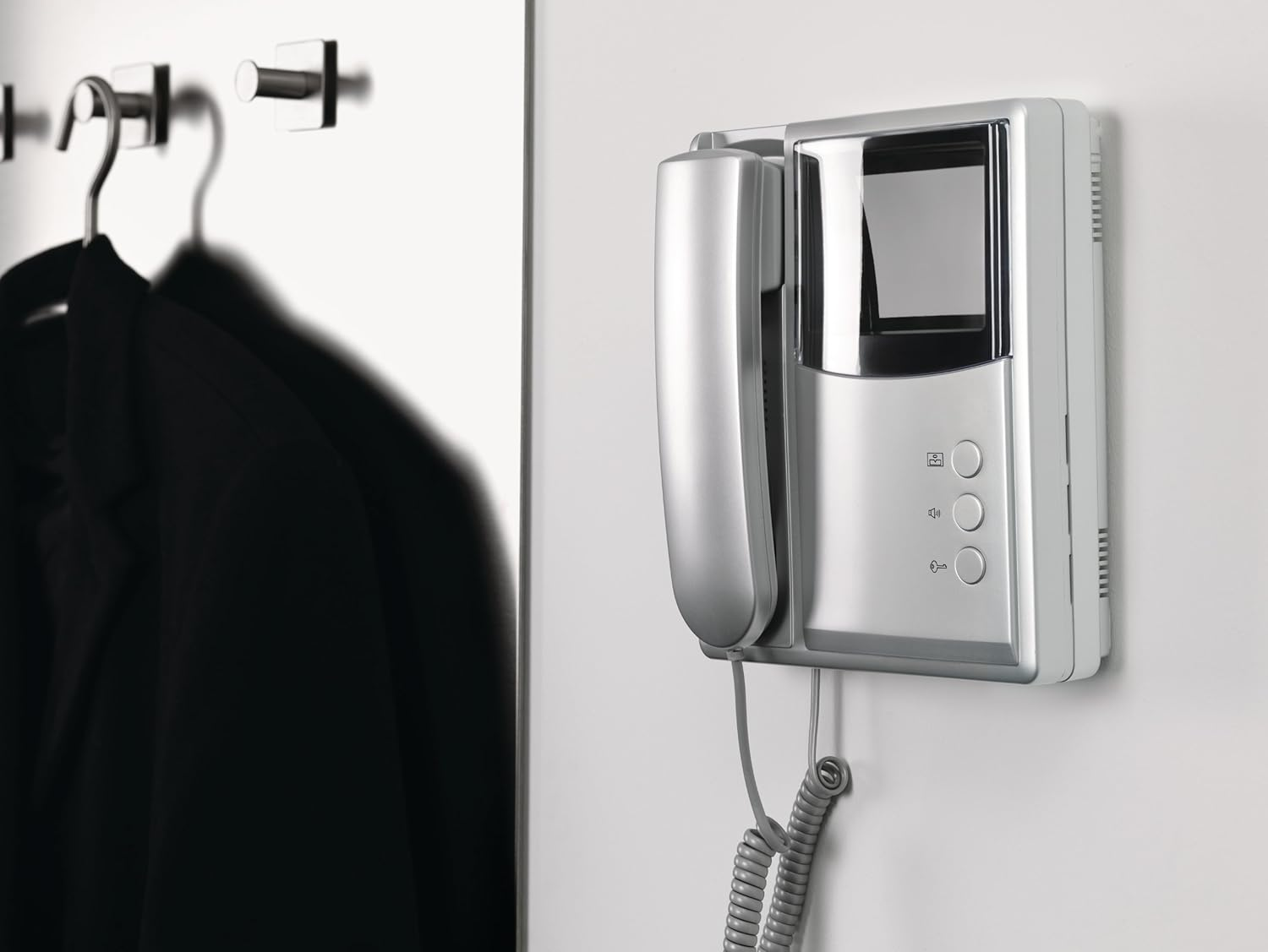 Tesa UK Powerbond Ultra Strong Foam Double Sided Tape, 5 M X 19 Mm image number 3