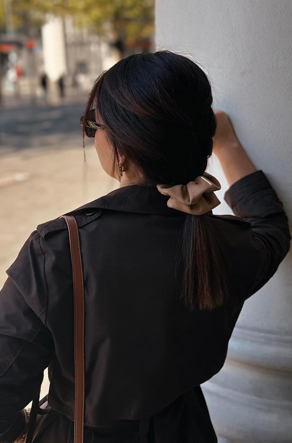 Edealiss Cozy Luxe Scrunchie - Autumn/Winter Women'S Velour & Faux Leather Hair Band - Elegant Premium Hair Accessory - No Pulling, Gentle Hold - Fashion Hair Tie (Caramel Velour Suede)