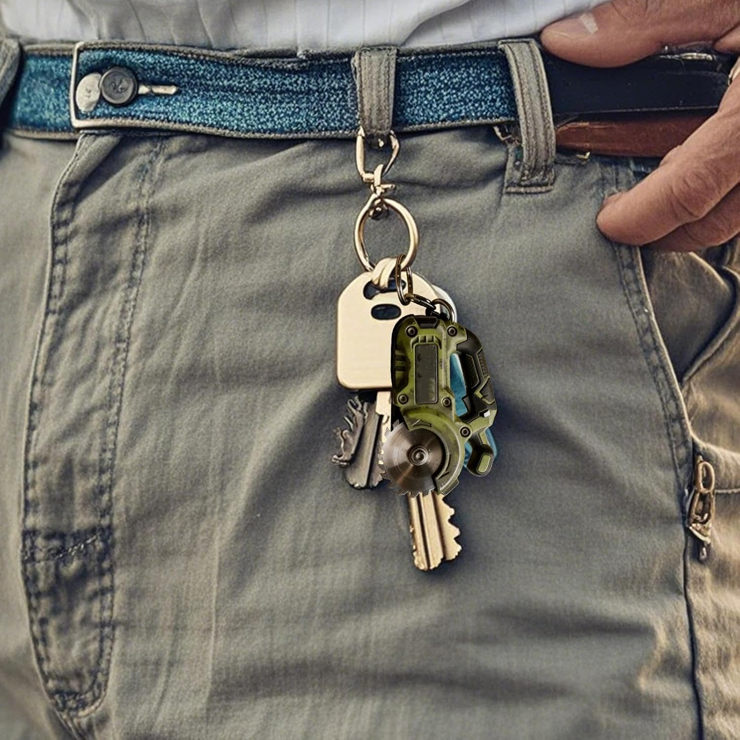 Mini Chainsaw Keychain &ndash; ABS Tool Pendant Accessory | Purse Charm Keyring Ornament | Lightweight Decorative Carry for Backpack Wallet for Woodworkers Carpenters DIY Fans Men Fathers Mechanics image number 1
