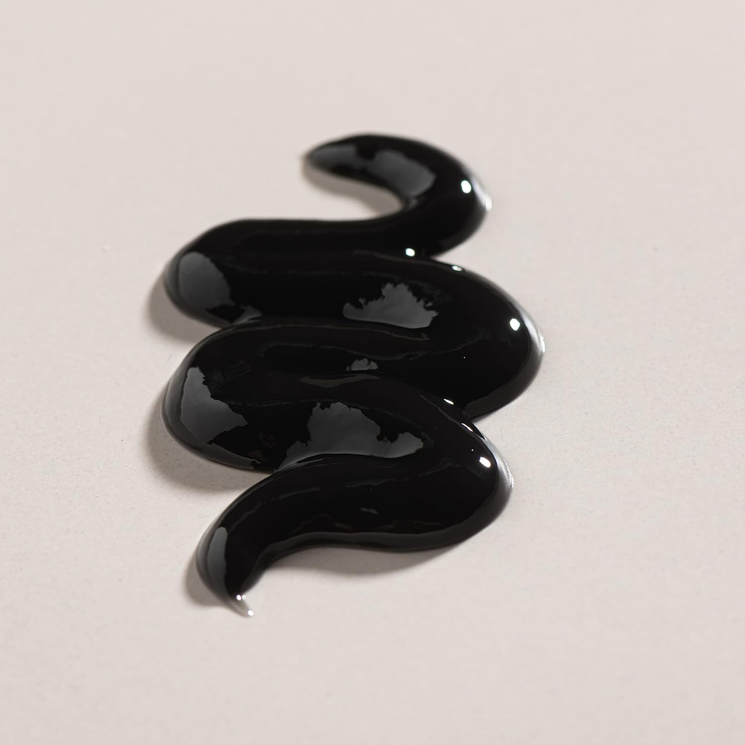 Ocean Road Black Body Wash 400Ml - Immerse Yourself in Pure Refreshment with This Luxurious Cleansing Experience, Leaving Your Skin Silky Smooth and Revitalized image number 1