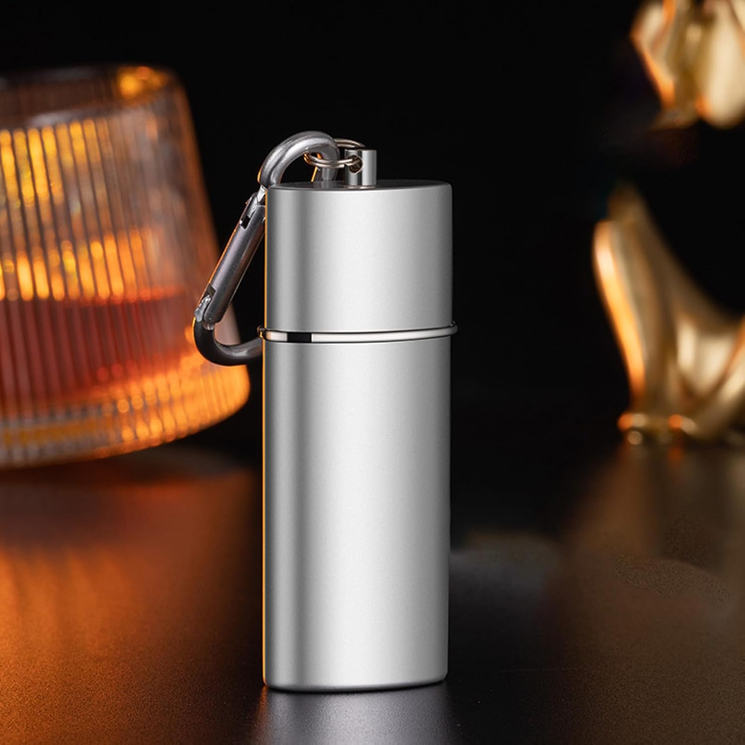 Portable Mini Ashtray Keychain, Exquisite Mini Portable Pocket Ashtray for Car for Cigarettes (Silver) image number 3