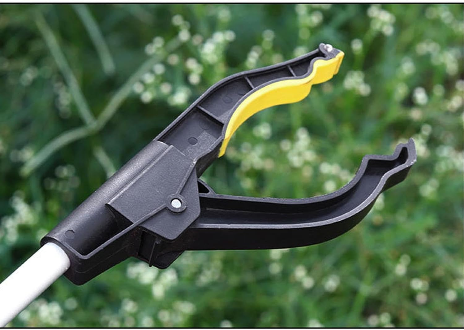 Grabber Reacher Tool Trash Picker Multifunctional Ergonomic Claw Litter Pick up Tool Garbage Clamp for Lawn Elderly Top Shelf