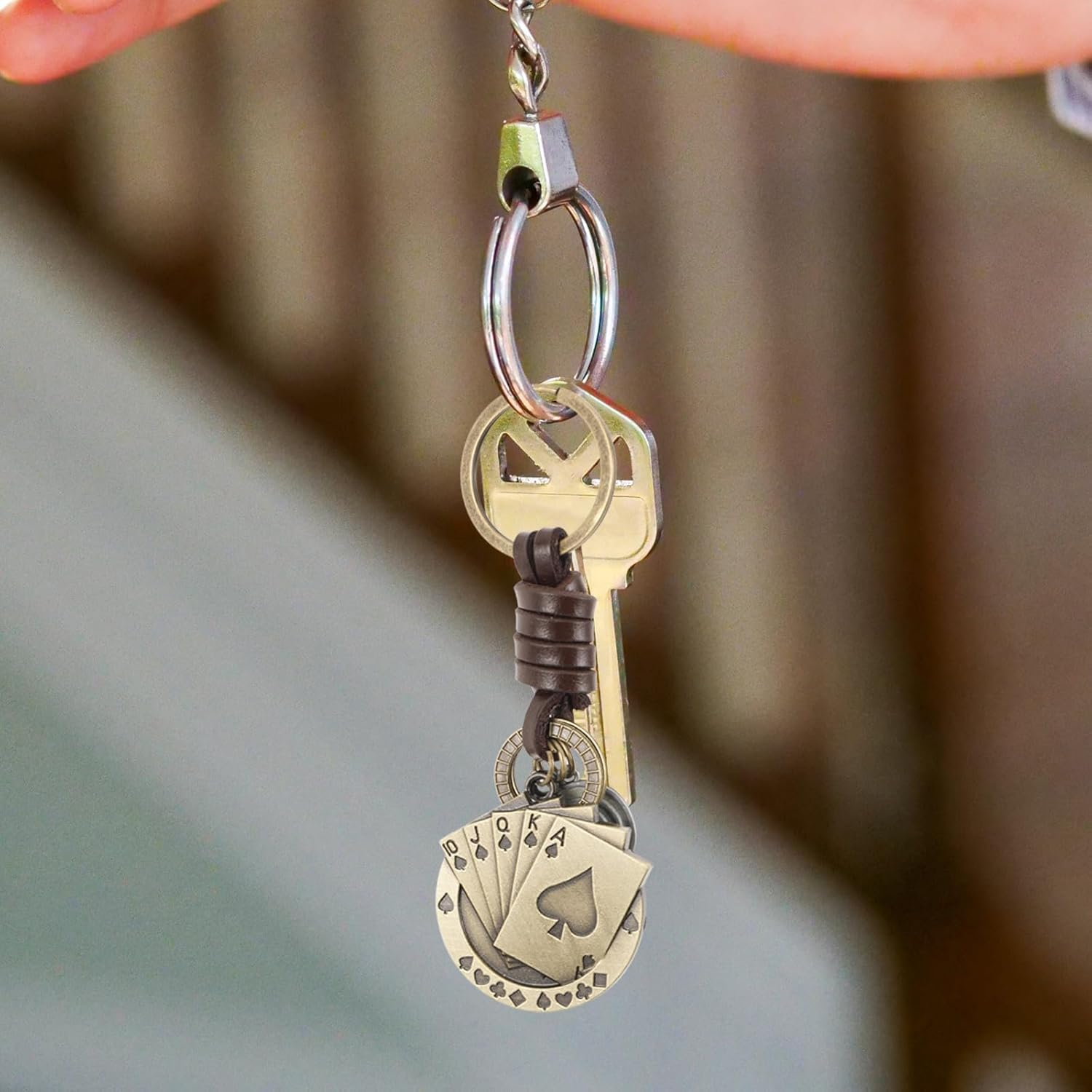 YARNOW Vintage Leather Poker Card Keychain for Men, Handmade Woven Cowhide Key Ring, Creative Small Bag Hanging Pendant, Retro Key Decoration for Car and Backpack image number 6