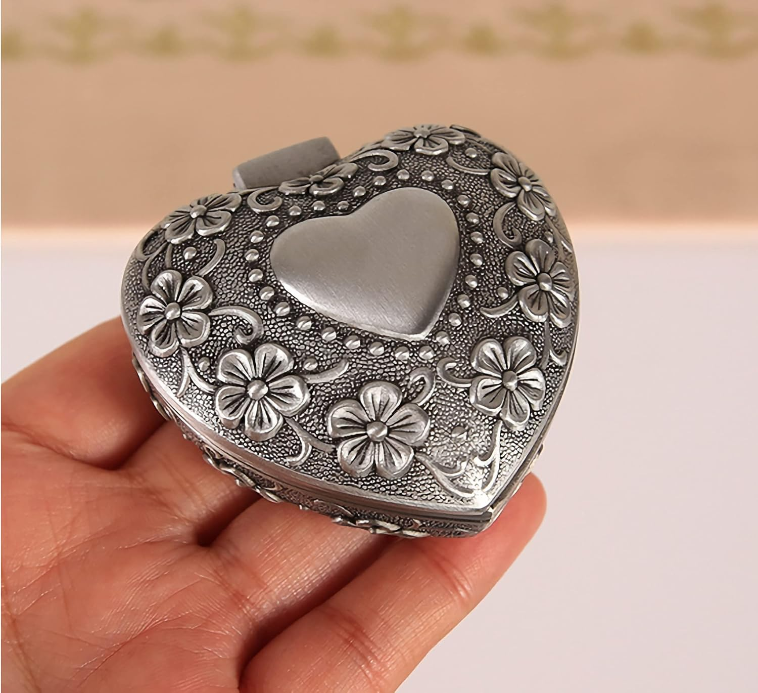 Vintage Metal Heart Shape/Retro Classic Pirate Jewelry Box, Small Trinket Jewelry Storage Box for Rings Earrings Necklace Treasure Chest Organizer Antique Jewelry Keepsake Gift Box Case for Girl image number 6
