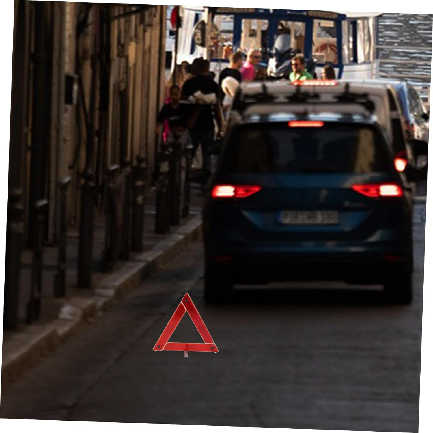 Foldable Emergency Triangle Warning Sign for Car and Truck Plastic Metal Roadside Safety Kit Portable Reflective Road Traffic Alert for Vehicle Breakdown