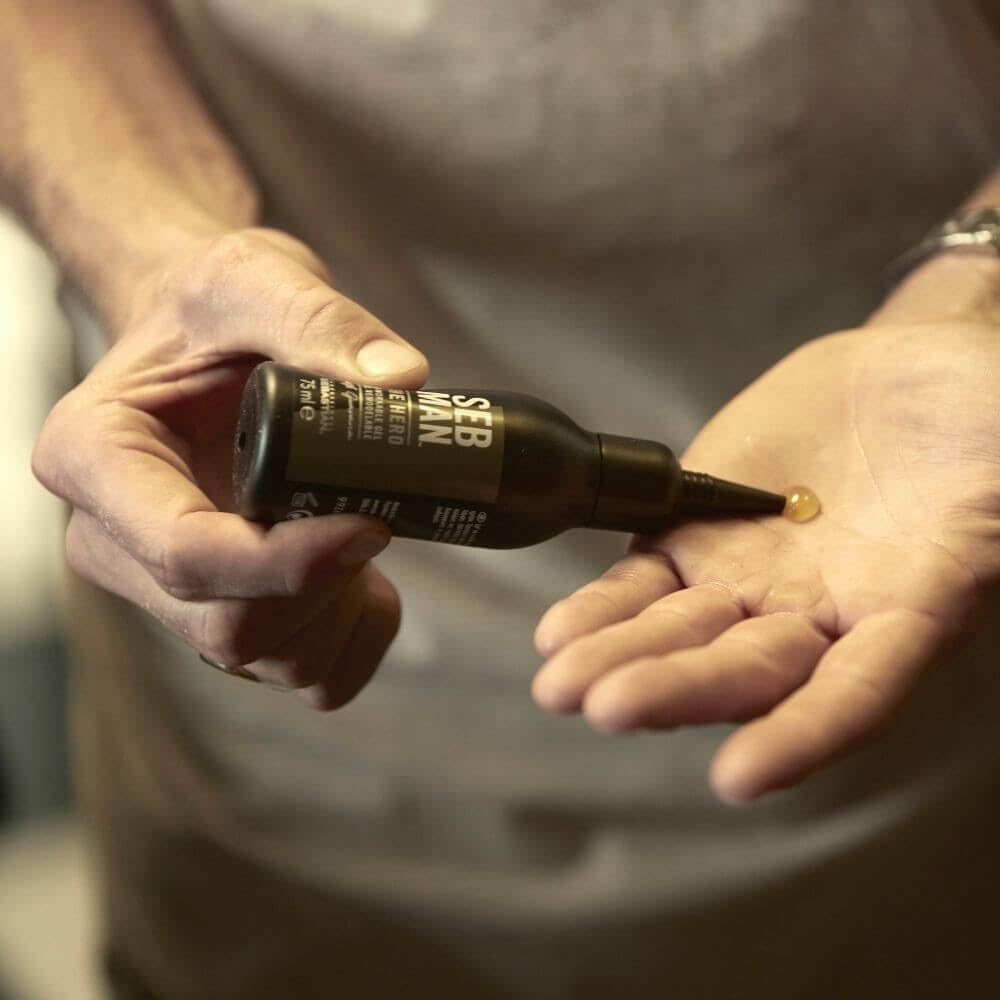 Seb Man the Hero - Remodelable Gel - Shiny Finish with Strong Hold - for All Hair Types - 1 X 75 Ml