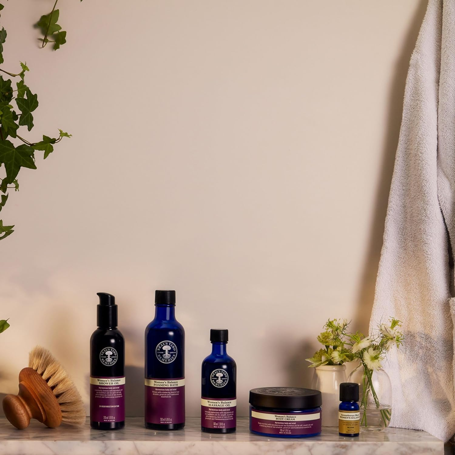 Neal'S Yard Remedies | Women'S Balance Shower Oil | Skin Moisturiser Gifts for Women | Nourishing Cleansing Oil with a Balancing Blend of Essential Oils | 200Ml