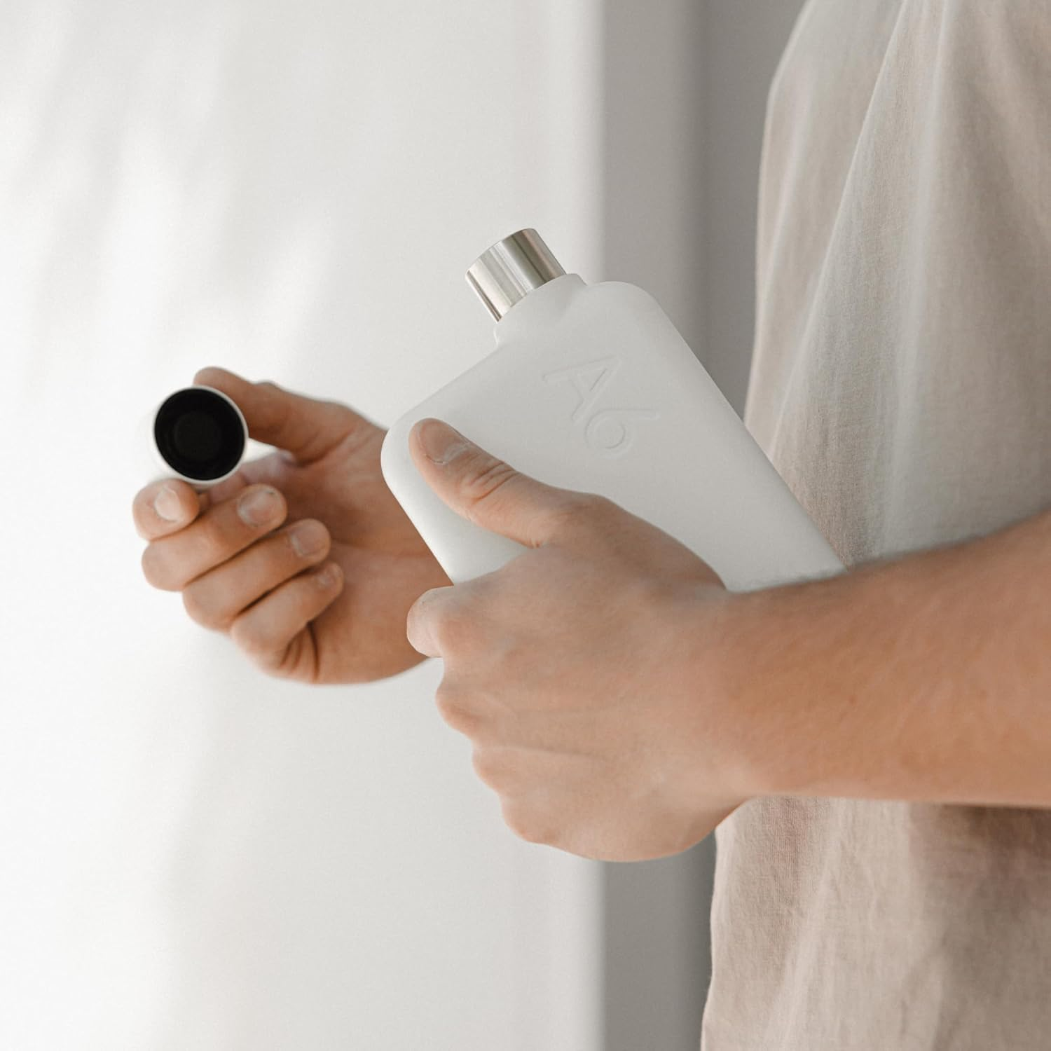 A6 MEMOBOTTLE - STAINLESS STEEL (WHITE) | 16 Oz / 500 Ml | Durable, Leak-Proof, Premium Water Bottle | Bpa-Free| Ideal for Modern Lifestyle, Gym Workouts & Travel image number 3