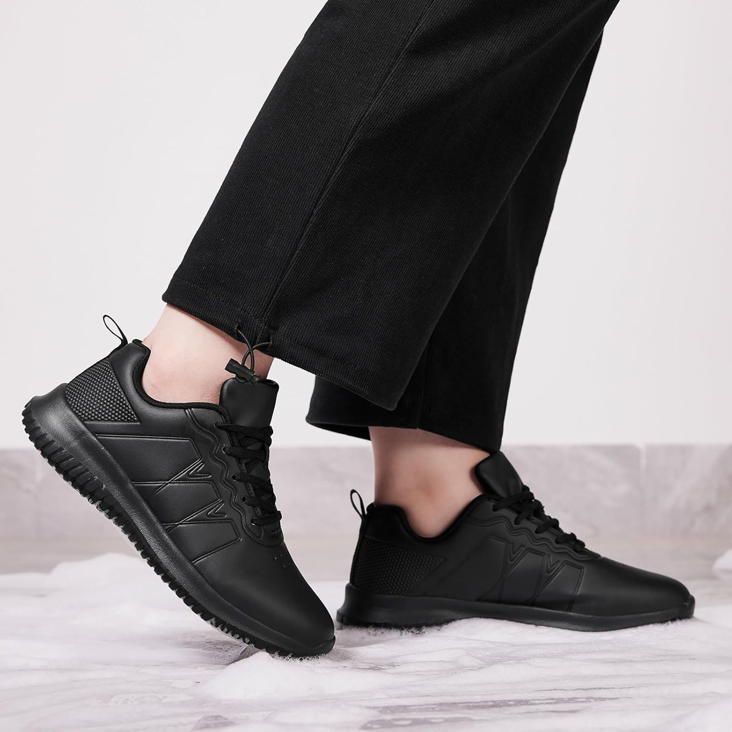 ENLEN&BENNA Non Slip Shoes for Women Food Service, Kitchen Chef Oil-Proof Slip Resistant Work Shoes Waterproof Comfort Lightweight Sneakers with Lace up Black image number 1
