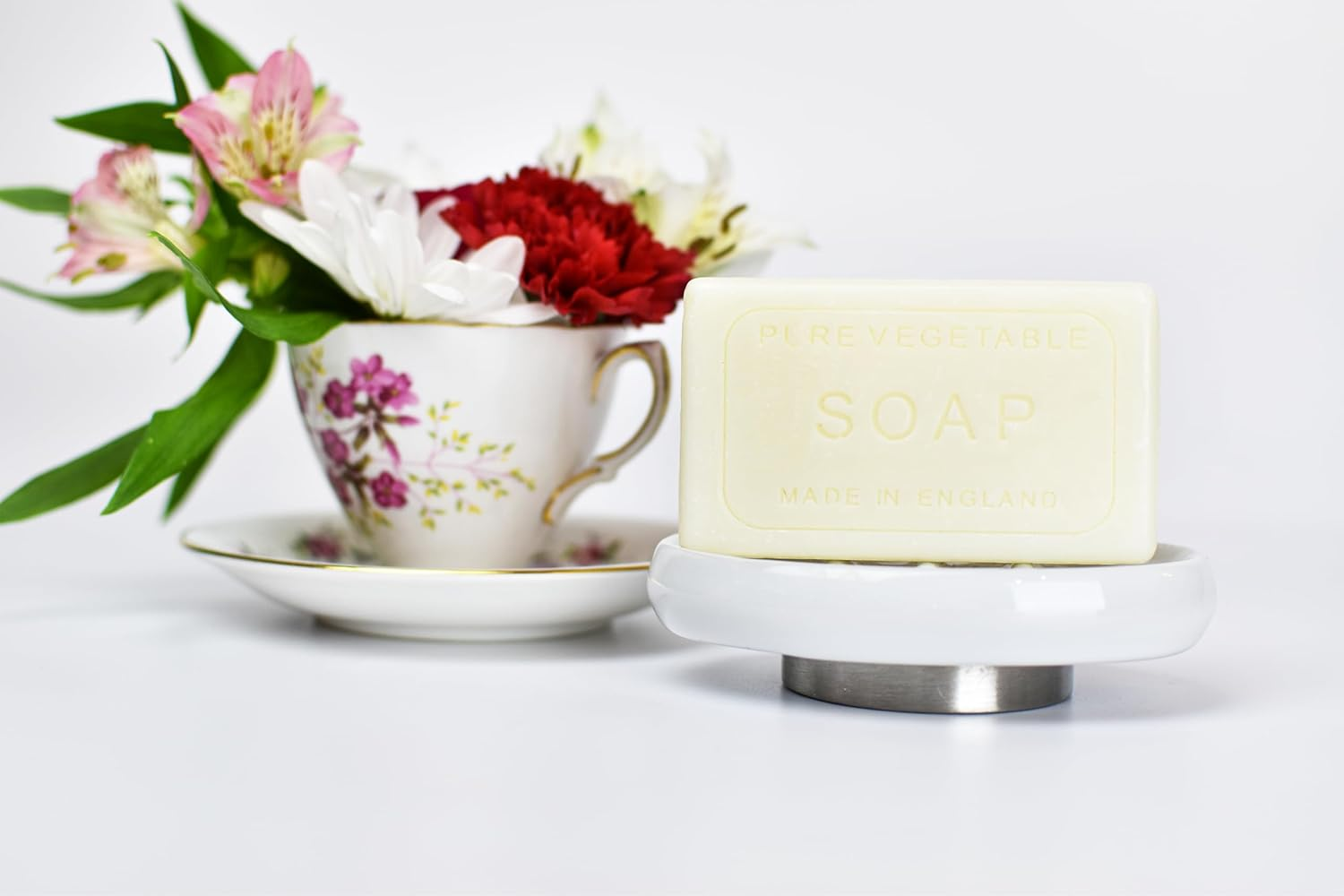 The English Soap Company Vintage Wrapped Soap Bar, Autumn Fruits Shea Butter Soap Bar, Moisturising Soap Bar for Face and Body, Autumn Fruits Scent 190G image number 3