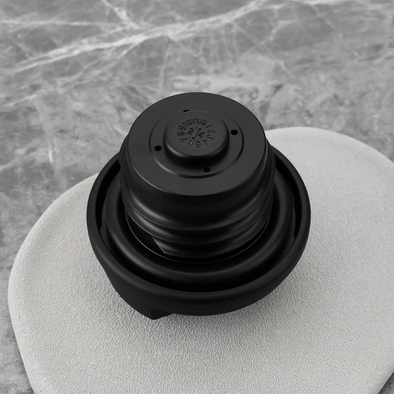 Emagtech Locking Fuel Tank Seal Cap WLD500200 LR075664 LR032977 Compatible with Land Rover Defender TD5 TDCI 2.2 2.4 1998-2016 image number 3