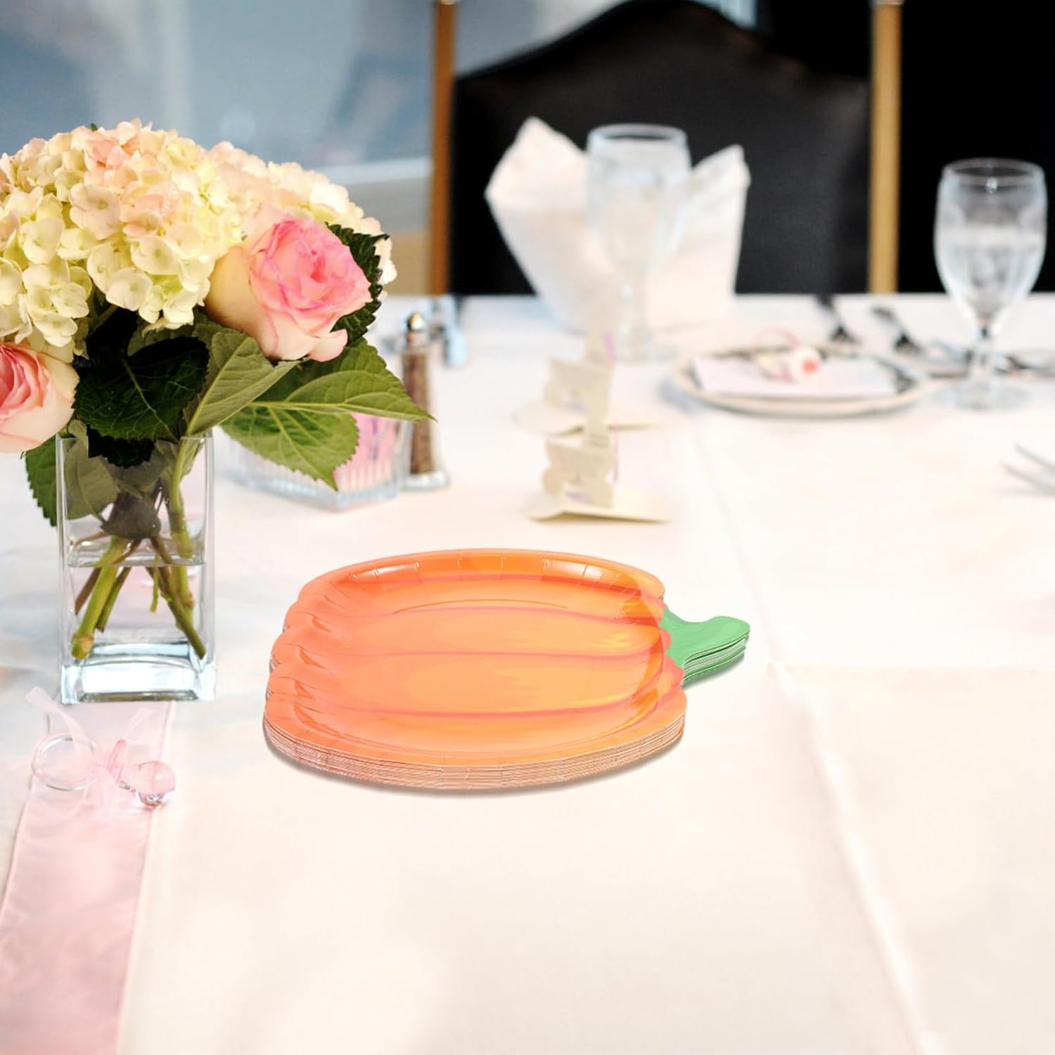 JECOMPRIS 20Pcs Pumpkin Paper Plates: 7 X 7 INCH Disposable Paper Plates for Desserts - Halloween Party Supplies for Thanksgiving Fall Party Decorations Supplies Favors Dining Kitchen image number 6