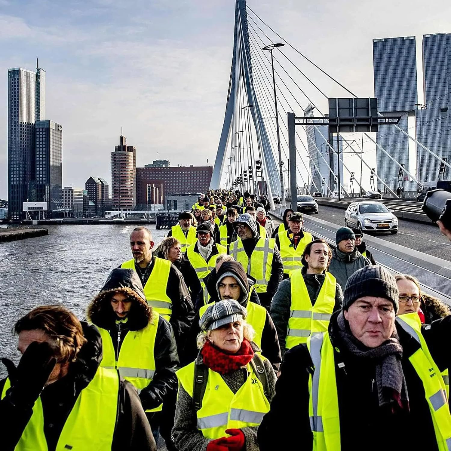 5 Pack Hi Vis,Safety Vests,Standard Size Reflective High Visibility Vests,Unisex Hi Vis Jacket for Traffic Work, Running, Surveyor and Security Guard Construction Vest image number 4