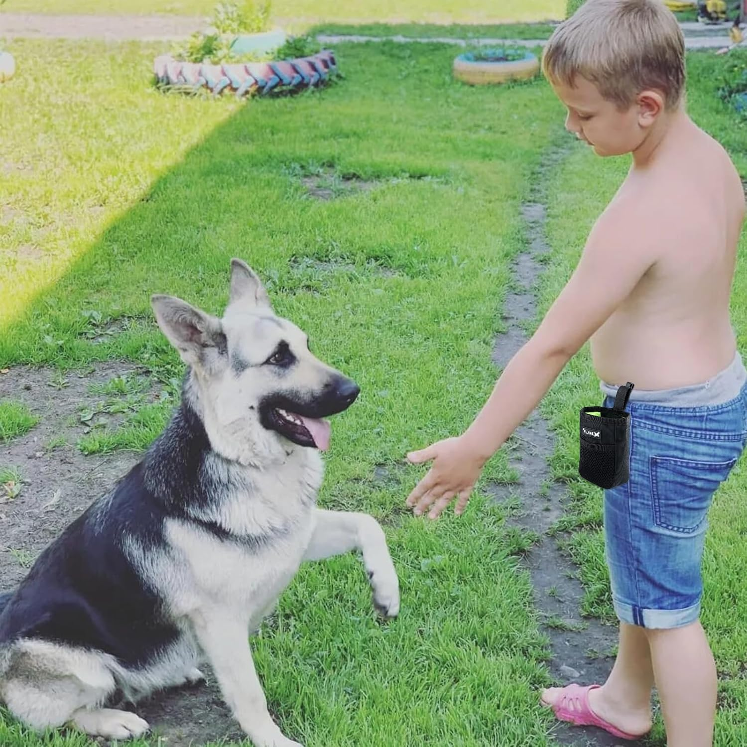 Shengxi Pack of 2 Food Bags for Dogs, Small Treat Bags with Waist Belt, Clip, Hands-Free Treat Bag for Quick Reward, Oxford Food Bag for Dog Training (Black, Camouflage) image number 2