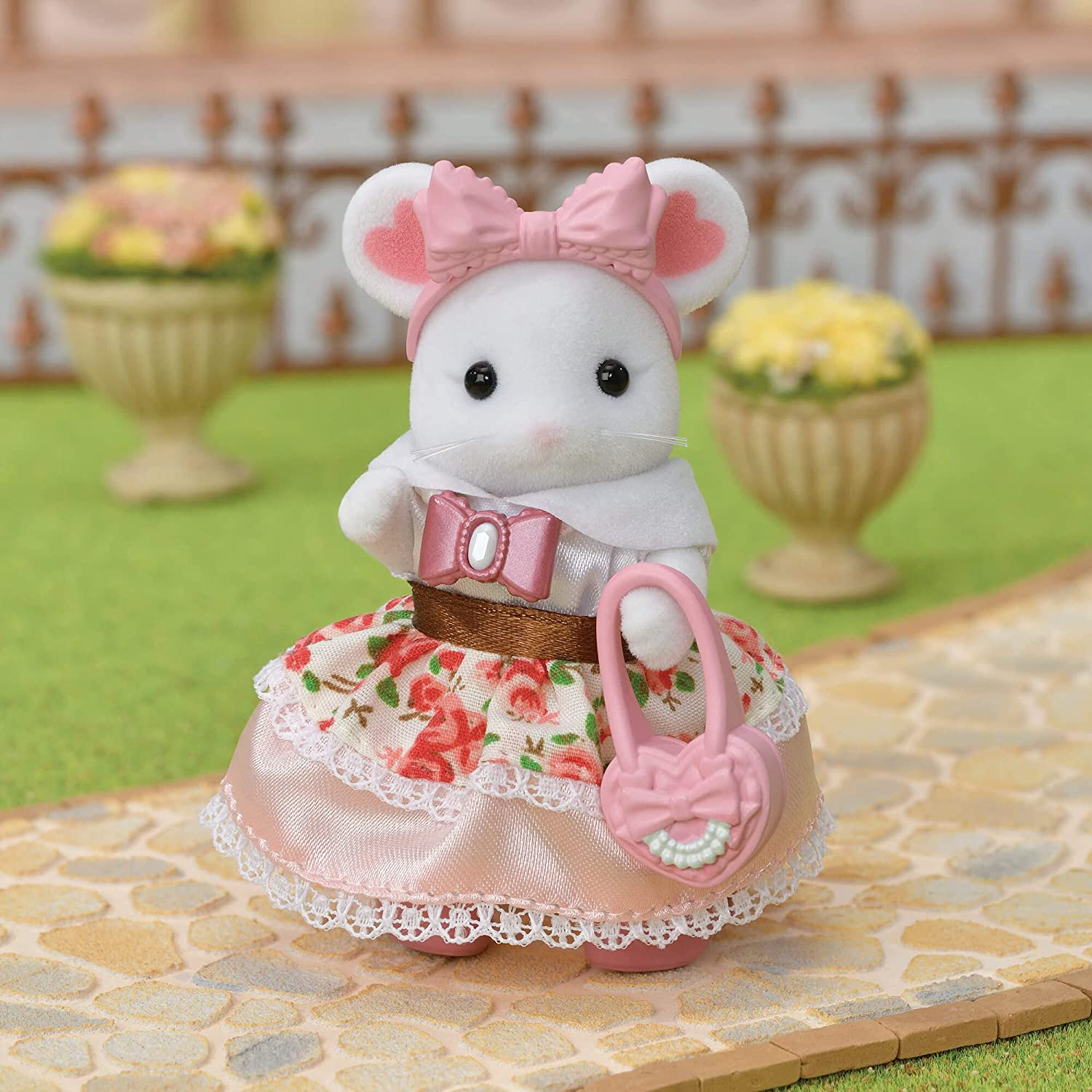 Sylvanian Families - Fashion Play Set -Sugar Sweet Collection image number 3