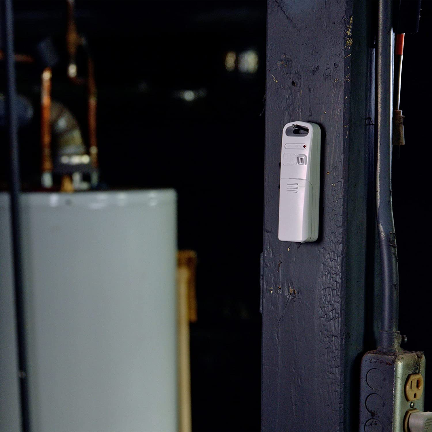 Acurite 06002M Wireless Temperature and Humidity Sensor image number 4