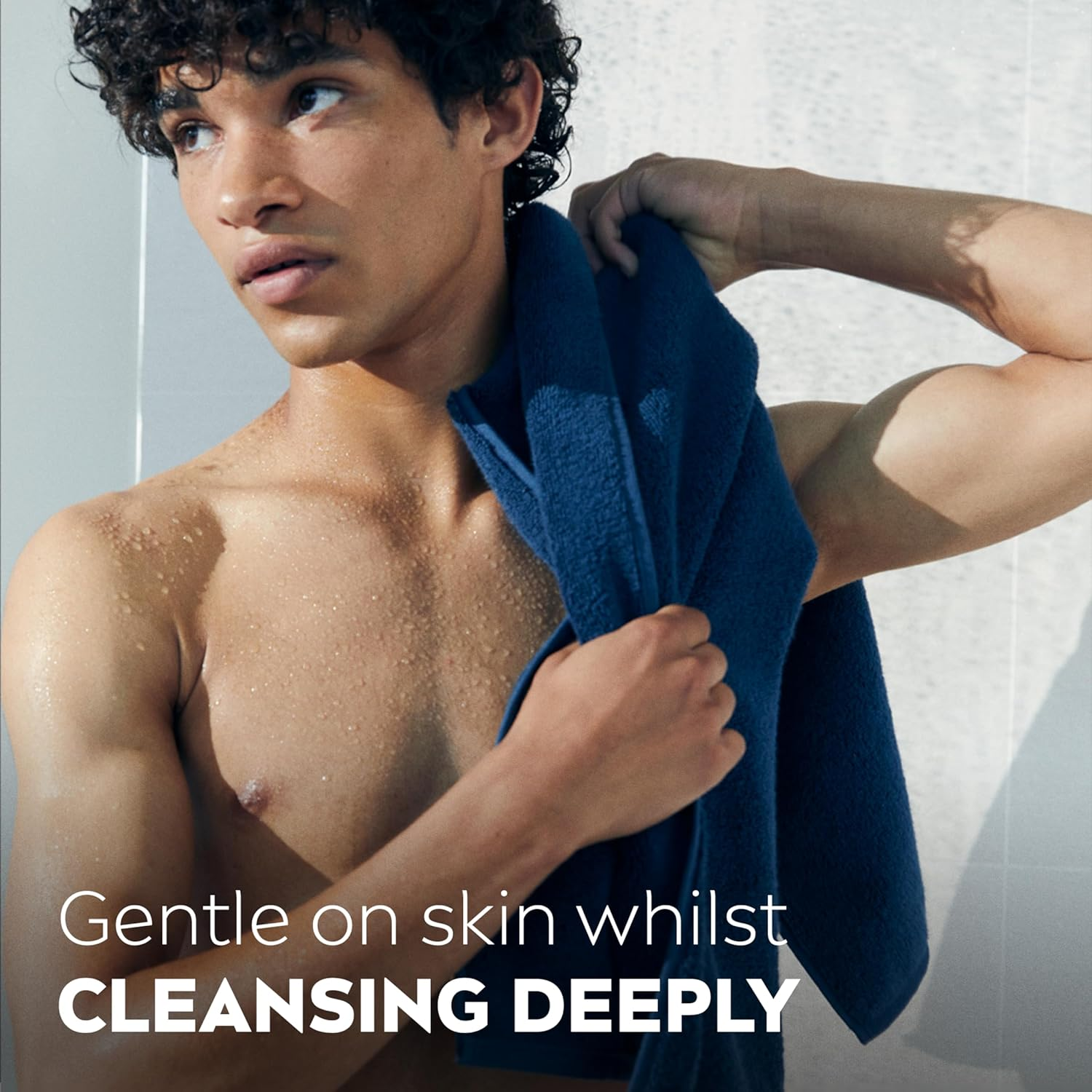 NIVEA MEN Active Clean Shower Gel 500Ml | with Active Charcoal to Revitalise Skin | Men'S 3-In-1 Body Wash for Body, Face & Hair | Gentle Cleanser | Lasting Freshness image number 1