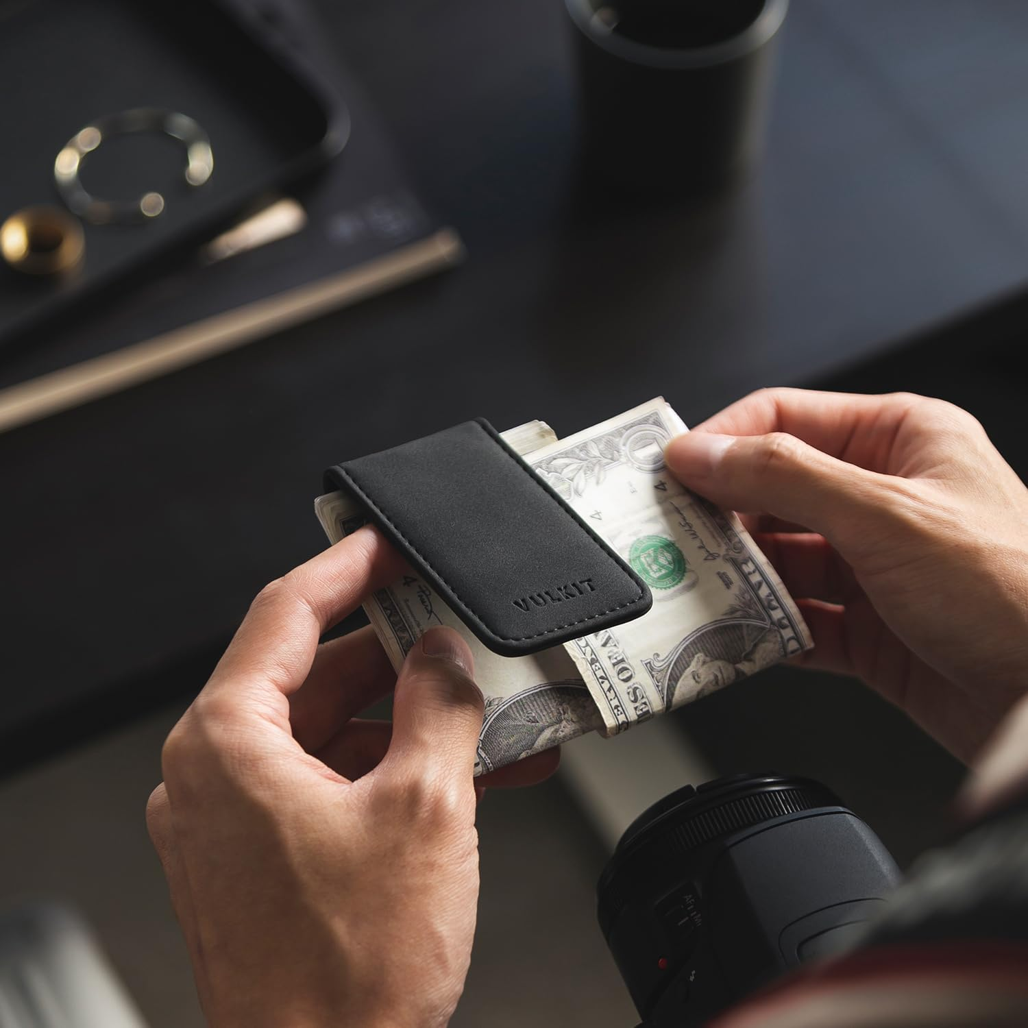 VULKIT Slim Magnetic Money Clip Leather Credit Business Card Holder Bills Holder, Strong Magnet Holds 15 X Folded Bank Notes, Black, One Size, Minimalist, VMC101