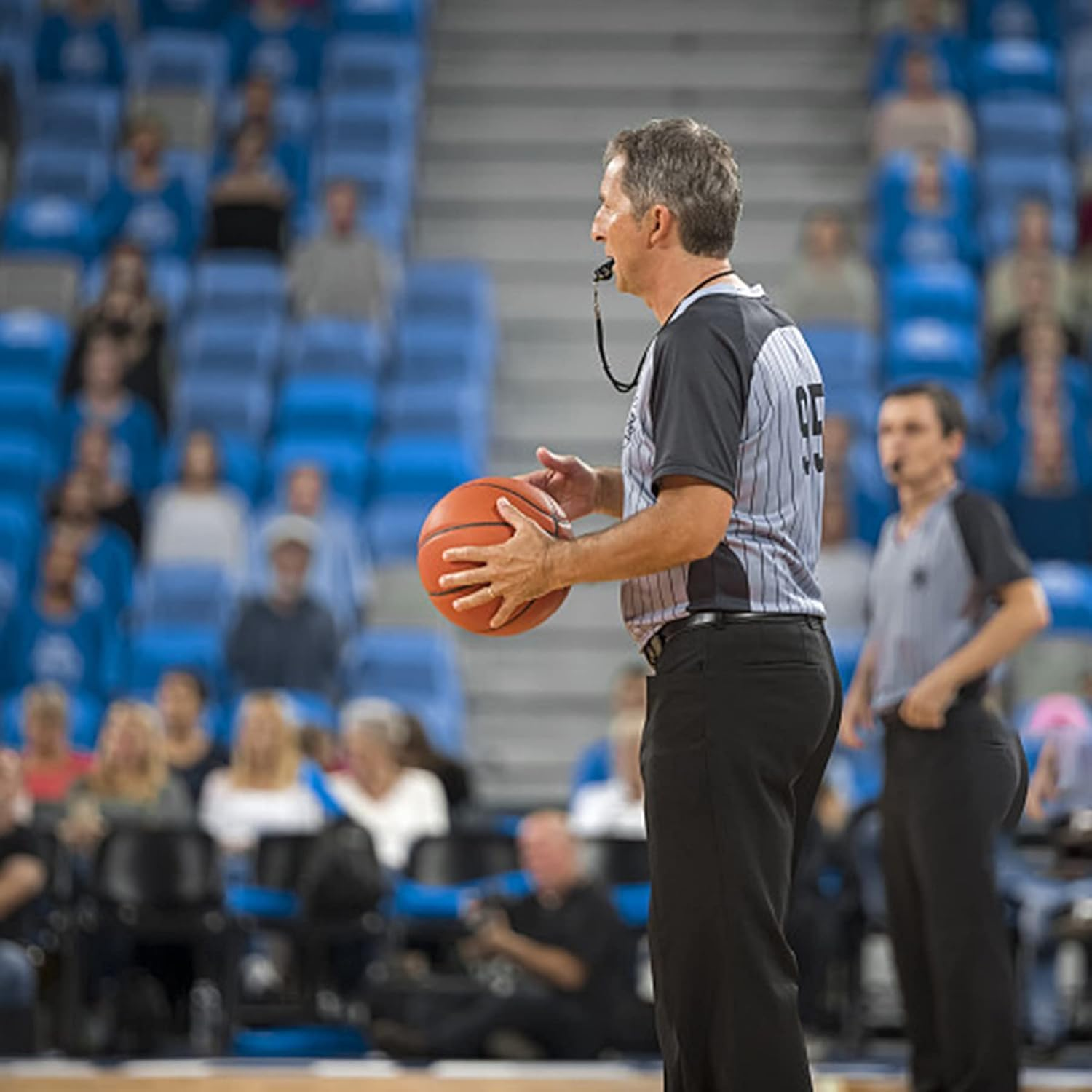 Fokmuaex 10 Pack Loud Durable Plastic Referee Whistles with Lanyard - Ideal for Coaches, Soccer Referees, Sports Training & Safety - High-Pitched Whistle for Clear Signaling image number 4